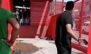 Funcionário do Baratão da Carne despenca de telhado e morre eletrocutado em Manaus