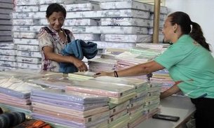 Vítimas do incêndio no Educandos recebem donativos da Prefeitura de Manaus