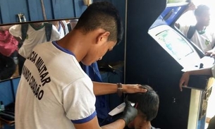 Mais de 20 adolescentes são formados em curso de barbearia no Amazonas 