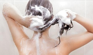 Lavar o cabelo todos os dias faz mal. Verdade ou mito?