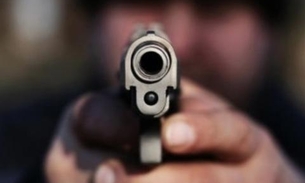 Irmãos são baleados por pistoleiro em rua de Manaus 