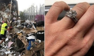 Casal revira lixão para achar anéis de casamento cravejados de diamantes jogados fora