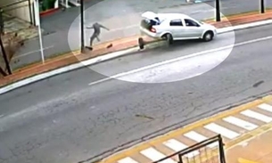 Homem é atropelado por carro desgovernado em ciclovia; Veja Vídeo