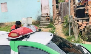 Ajoelhado em banheiro, homem morre com faca cravada na cabeça ao invadir casa em Manaus