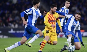 Com gol no fim, lanterna Espanyol empata com Barcelona em clássico catalão
