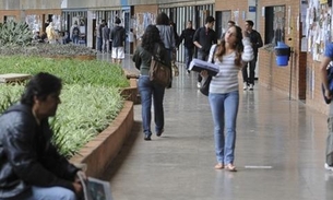 Proposta permite que universidades públicas cobrem mensalidade dos alunos