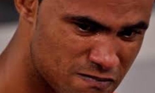 Torcedores protestam contra contratação de detento Bruno Fernandes 