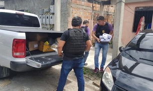 Trio rouba carro dos correios, troca tiros com a polícia e acaba preso em Manaus 