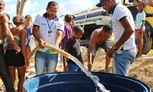 Cosama leva água para moradores do Monte Horebe 