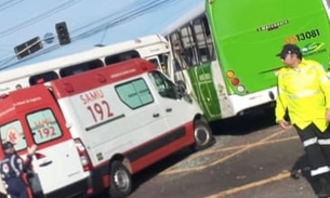 Ônibus colidem durante blecaute em Manaus e deixam feridos