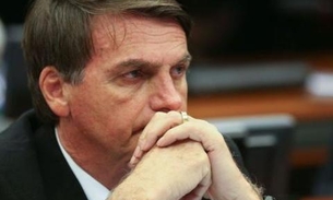 Bolsonaro cai no choro e tenta apoio de militares diante de crise no Governo