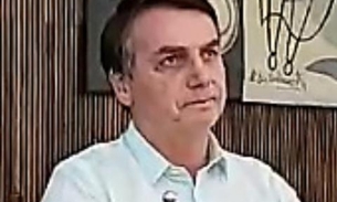 Em live, Bolsonaro polemiza após dizer que Covid-19 está indo embora em véspera de picos de casos 