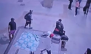 Vídeo mostra homem sendo esfaqueado durante discussão na rodoviária 
