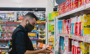Supermercados têm 90 quilos de alimentos vencidos apreendidos pelo Procon em Manaus