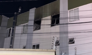 Funcionários de supermercado ajudam a combater incêndio no Pátio Manaus