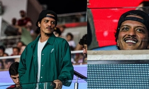 Bruno Mars assiste Fla x Flu no Maracanã acompanhado de Rosé, do Blackpink