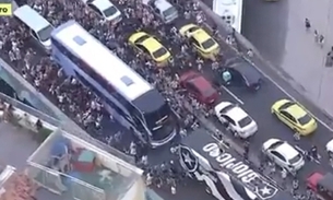 Botafoguenses também fizeram a festa quando desembarcaram no Rio com a Taça. Foto: Reprodução