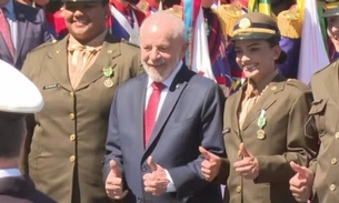 Lula participa de cerimônia do Dia do Soldado. — Foto: Reprodução/ TV Globo