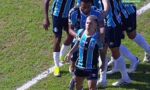 Grêmio bate o Vitória e volta a vencer no Brasileiro após quase um mês