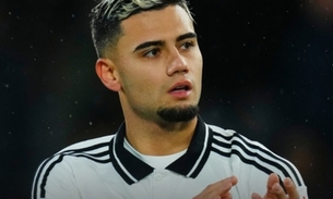 Andreas Pereira, alvo do Palmeiras, em jogo do Fulham. Foto: Divulgação/ Fulham