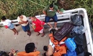 Vídeo: Barco fica sem combustível após sair de Parintins e passageiros ficam ilhados