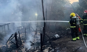Família fica desabrigada após casa virar cinzas em incêndio no Tancredo Neves