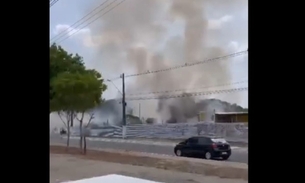 Incêndio na Avenida das Torres iniciou após homem jogar cigarro, diz polícia