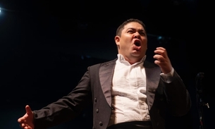 Tenor Miquéias William participa do espetáculo “Chibé, Jacuba e Pirão” no Teatro Amazonas