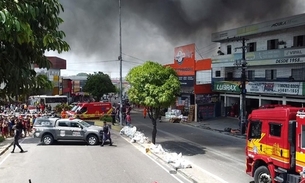 Incêndio atingiu cerca de 12 estabelecimentos - Foto: Jander Robson