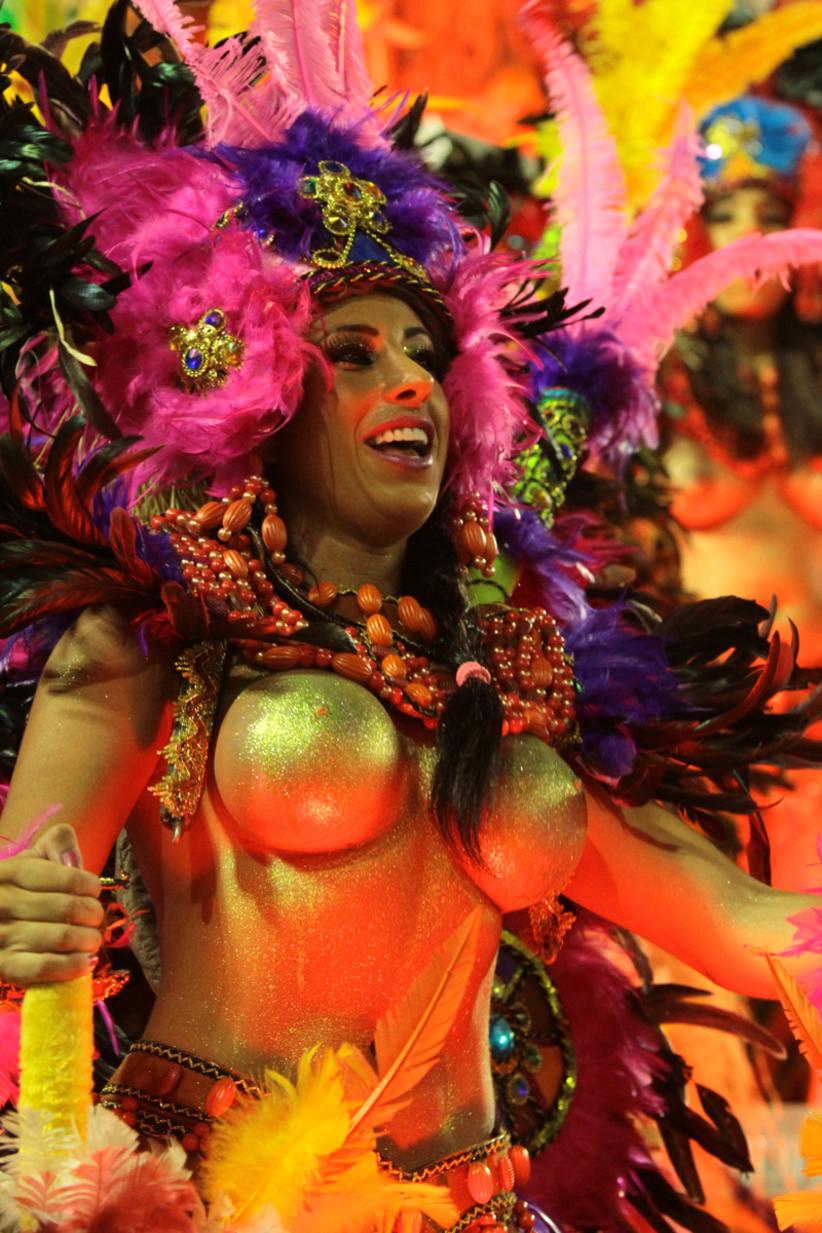 Carnaval de 2016 tem muito topless; veja fotos