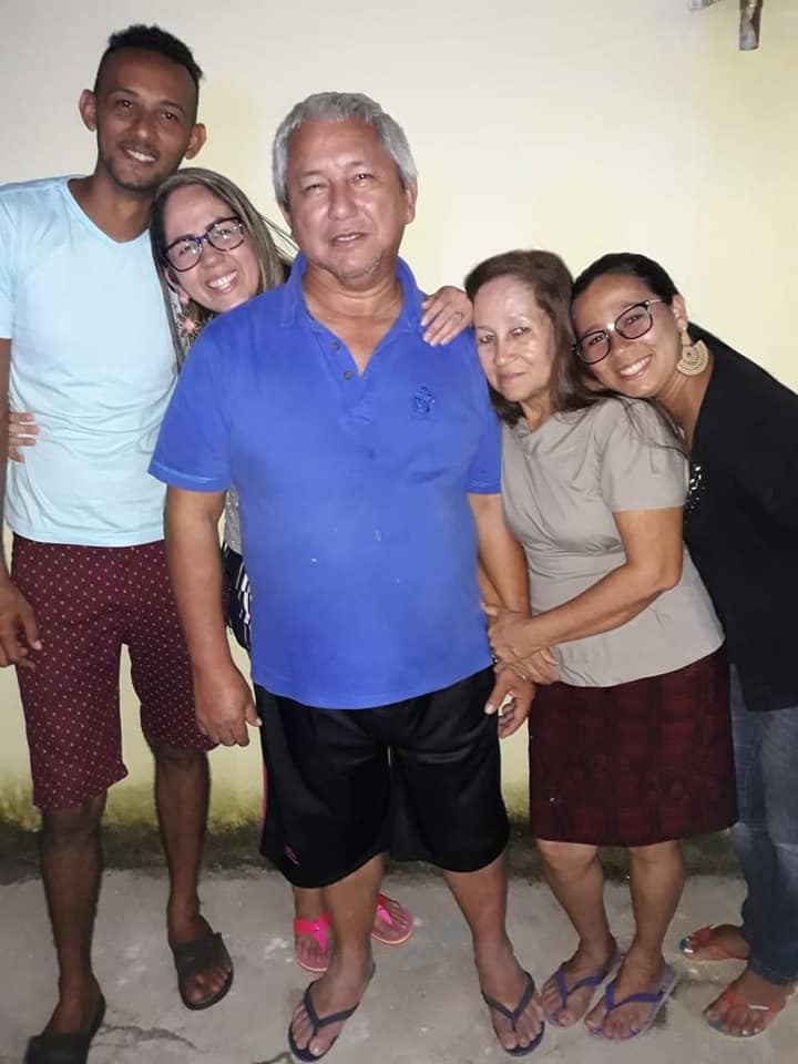 Santos com a esposa e os três filhos - Foto: Reprodução Instagram