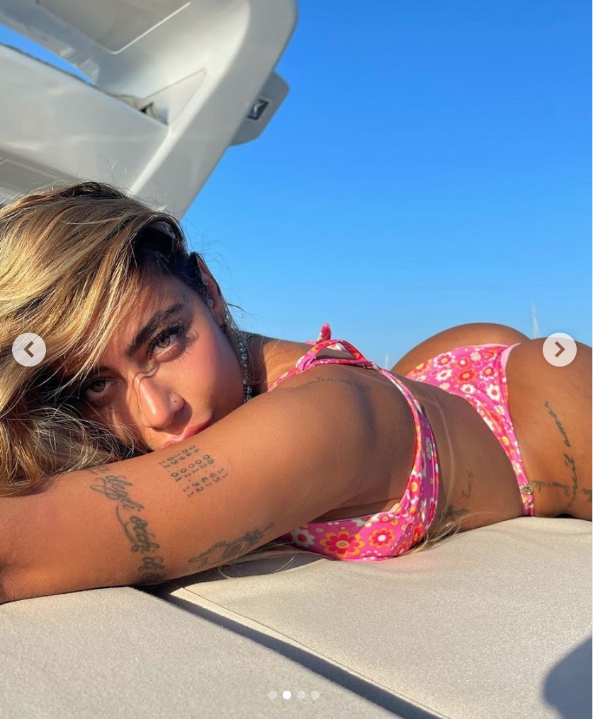 Irmã de Neymar abre as pernas em fotos sensuais após fim do namoro com  Gabigol