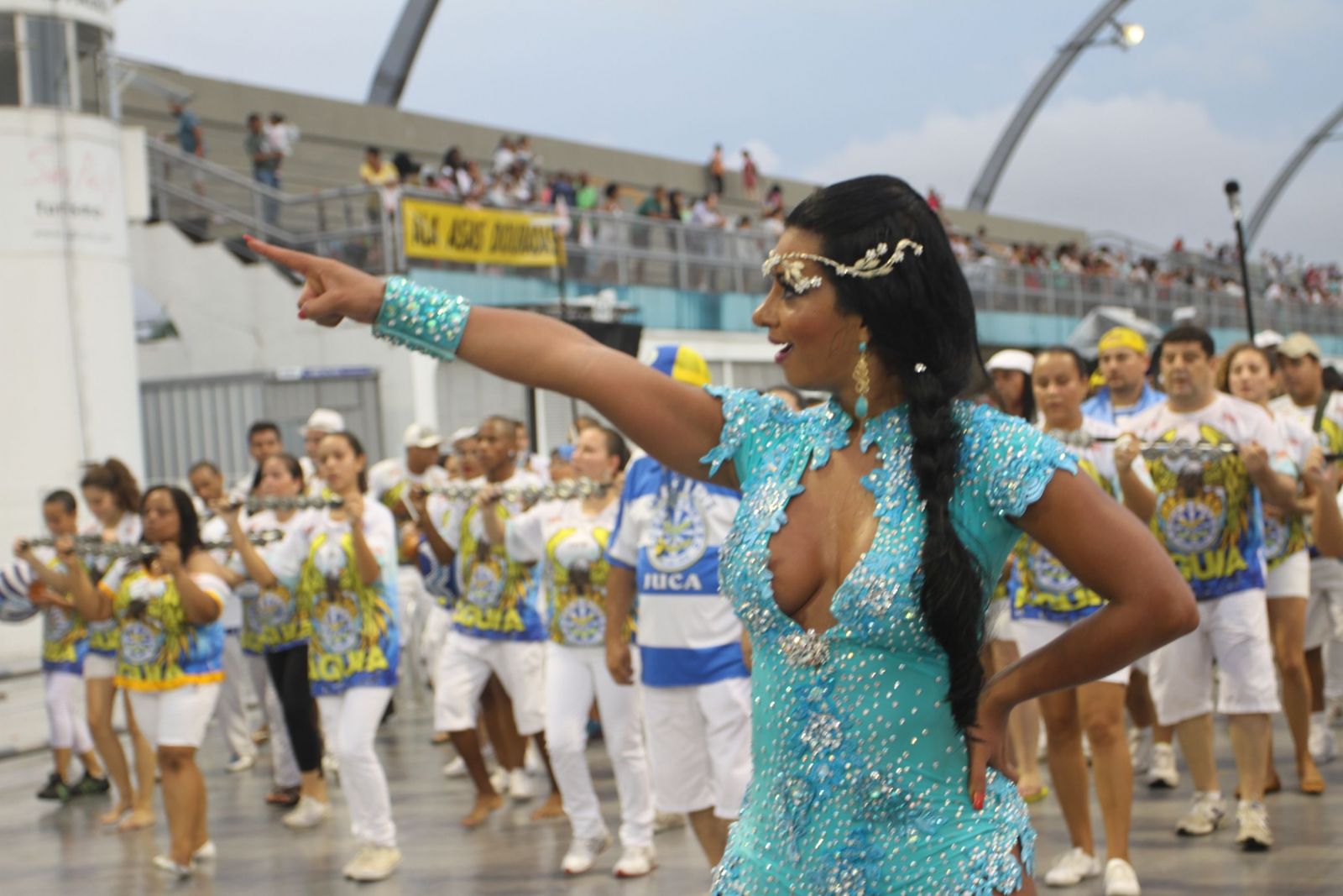 Cinthia Santos diz que está pronta para o desfile da Águia de Ouro