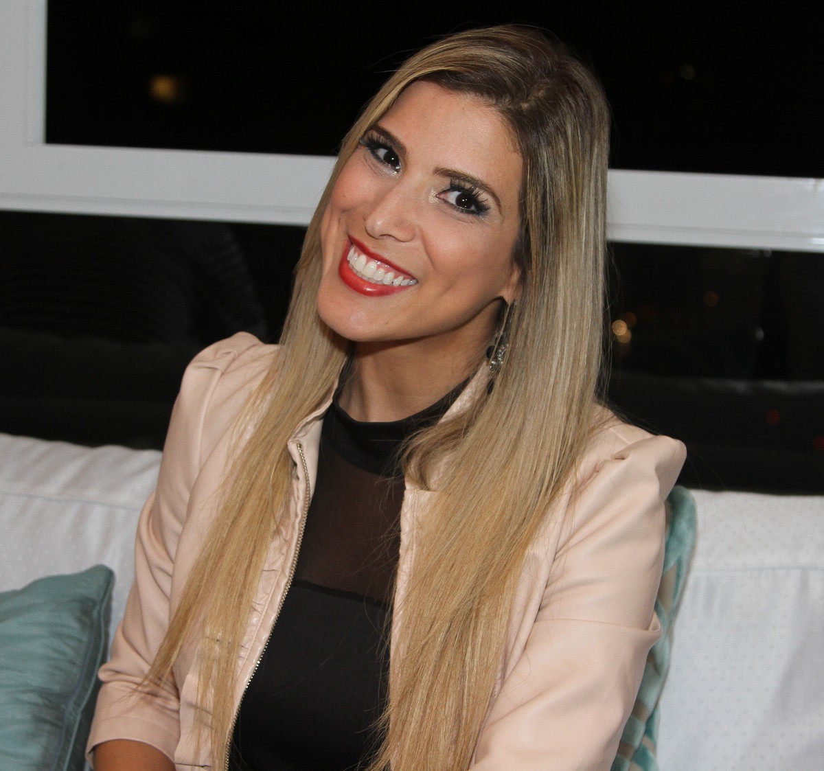 Iris Stefanelli Reúne Ex Bbbs Para Assistir Estreia Do Programa 