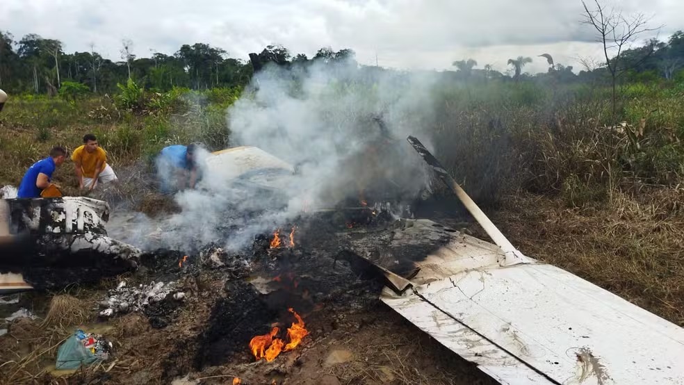 Aeronave ficou destruída — Foto: Arquivo pessoal