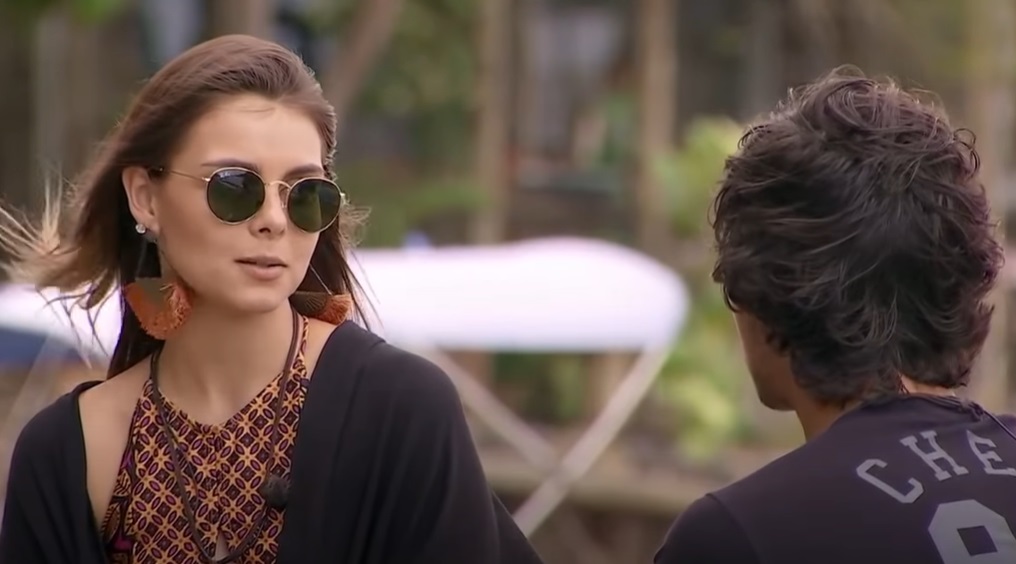 'Kim', como era conhecida no Are You The One Brasil, em cena do reality de pegação em 2017.
