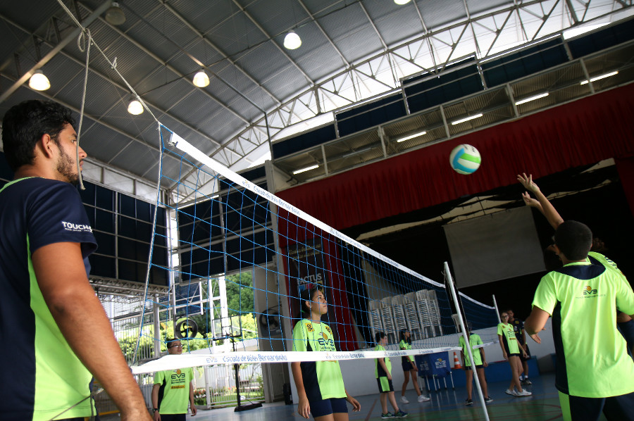 Escola de Volei Bernardinho