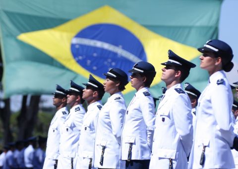 For a A rea Brasileira lan a curso com vagas para Manaus e sal rio