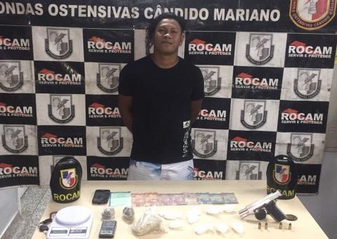 Homem que publicou vídeos usando drogas junto com macaco é preso pela PM –  Portal Do Urubui