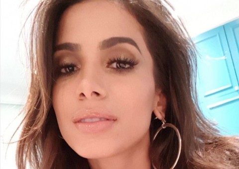 Anitta divulga clipe gravado com J Balvin no Empire State, em Nova York