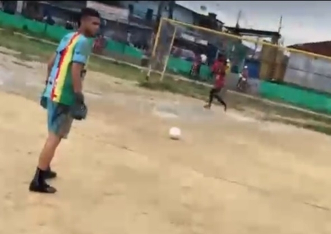 Vídeo! Treinador é baleado durante tiroteio em partida de futebol, Esporte