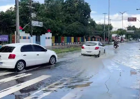 Forte Chuva Deixa Avenida Andr Ara Jo Alagada Em Manaus V Deo